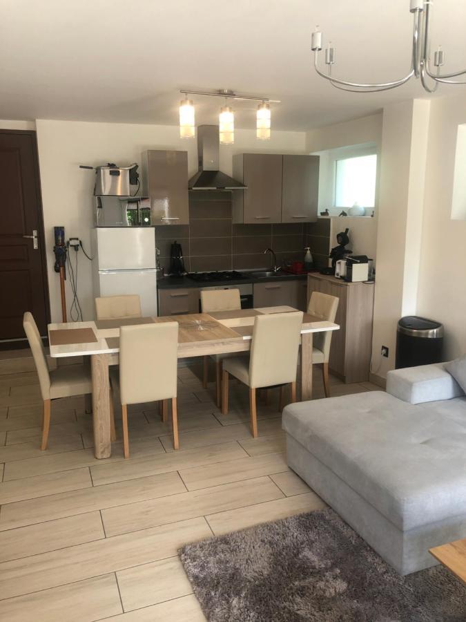Logement Au Calme Dans Une Maison. Moirans-en-Montagne Exterior foto